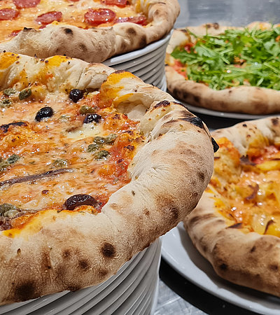 Pizze Italiane forno a legna | Al Tenne Club a Racines